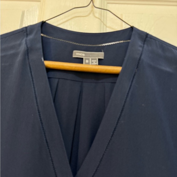 Vince Elegant Navy V-Neck Women's Top - Picture 8 of 13